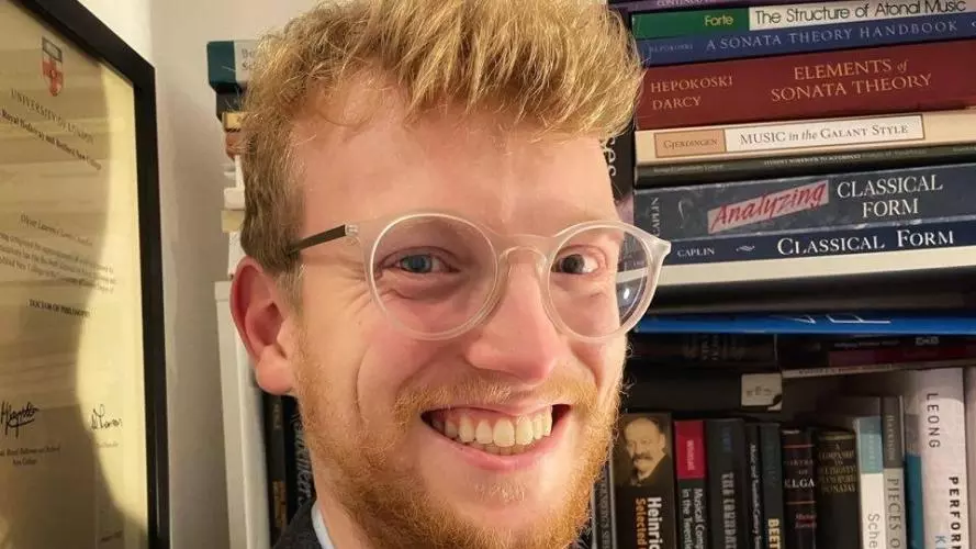 Dr Oliver Chandler