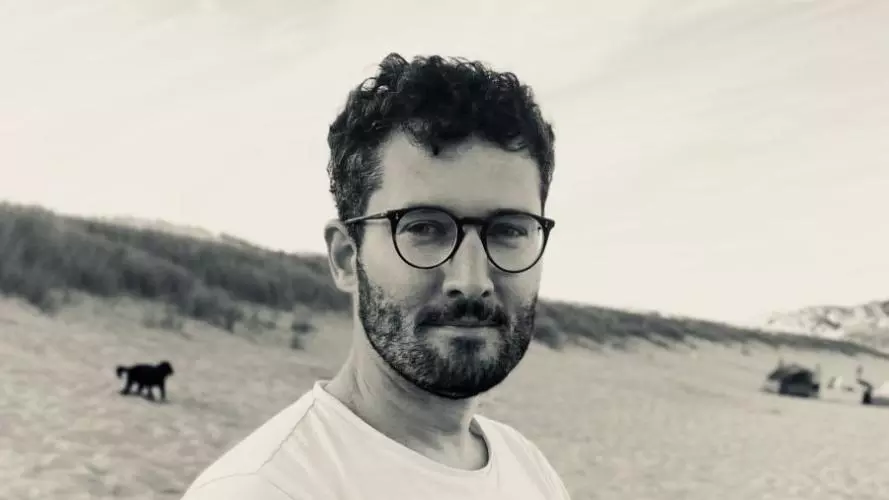 Dr Luke Lewis