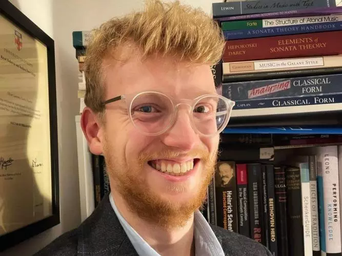 Dr Oliver Chandler