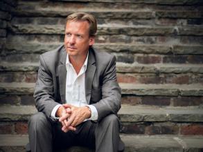loges stephan portrait 3 col  credit helena cooke