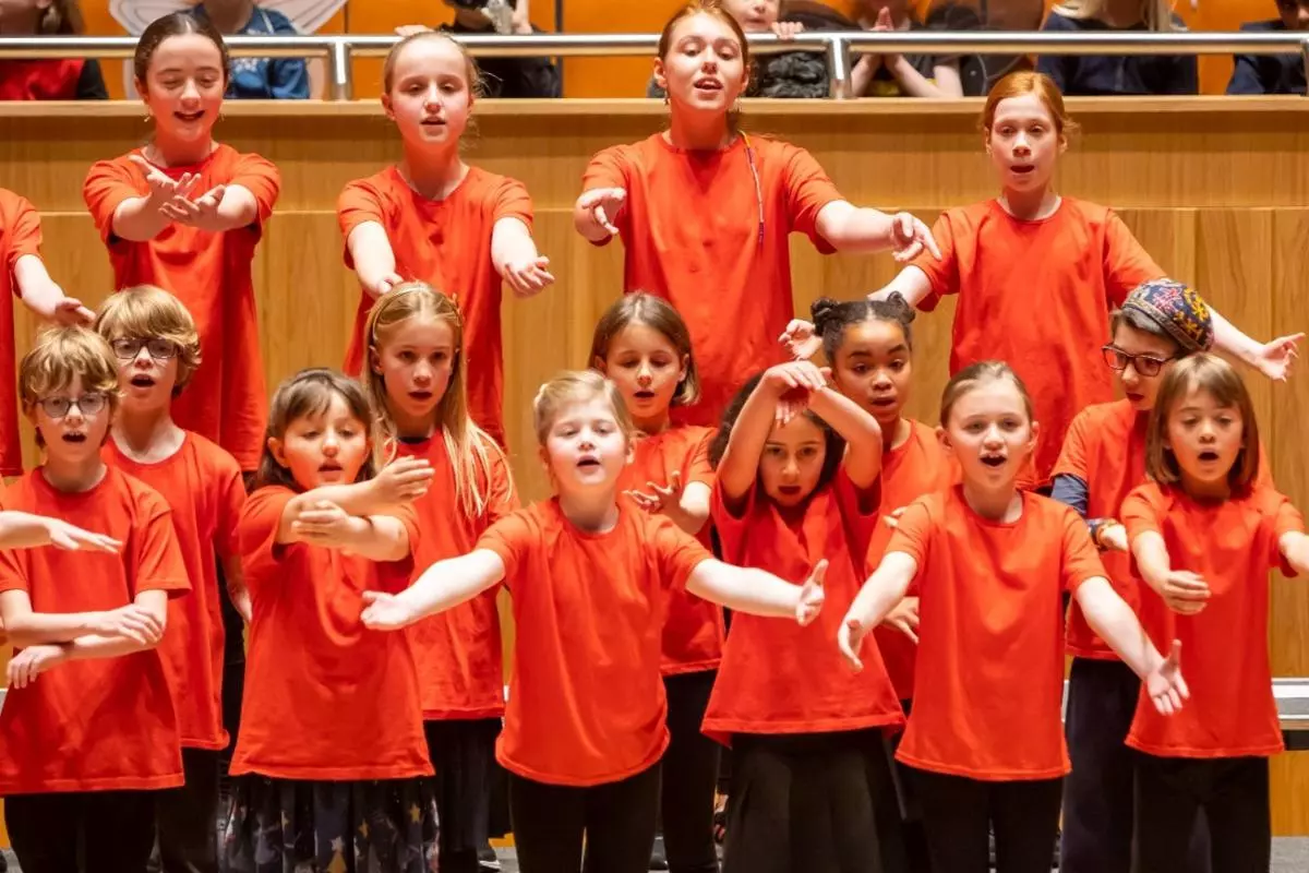Let's Build a Town children singing